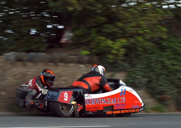 Dave Wells and Roy Hanks in action (John Turton)